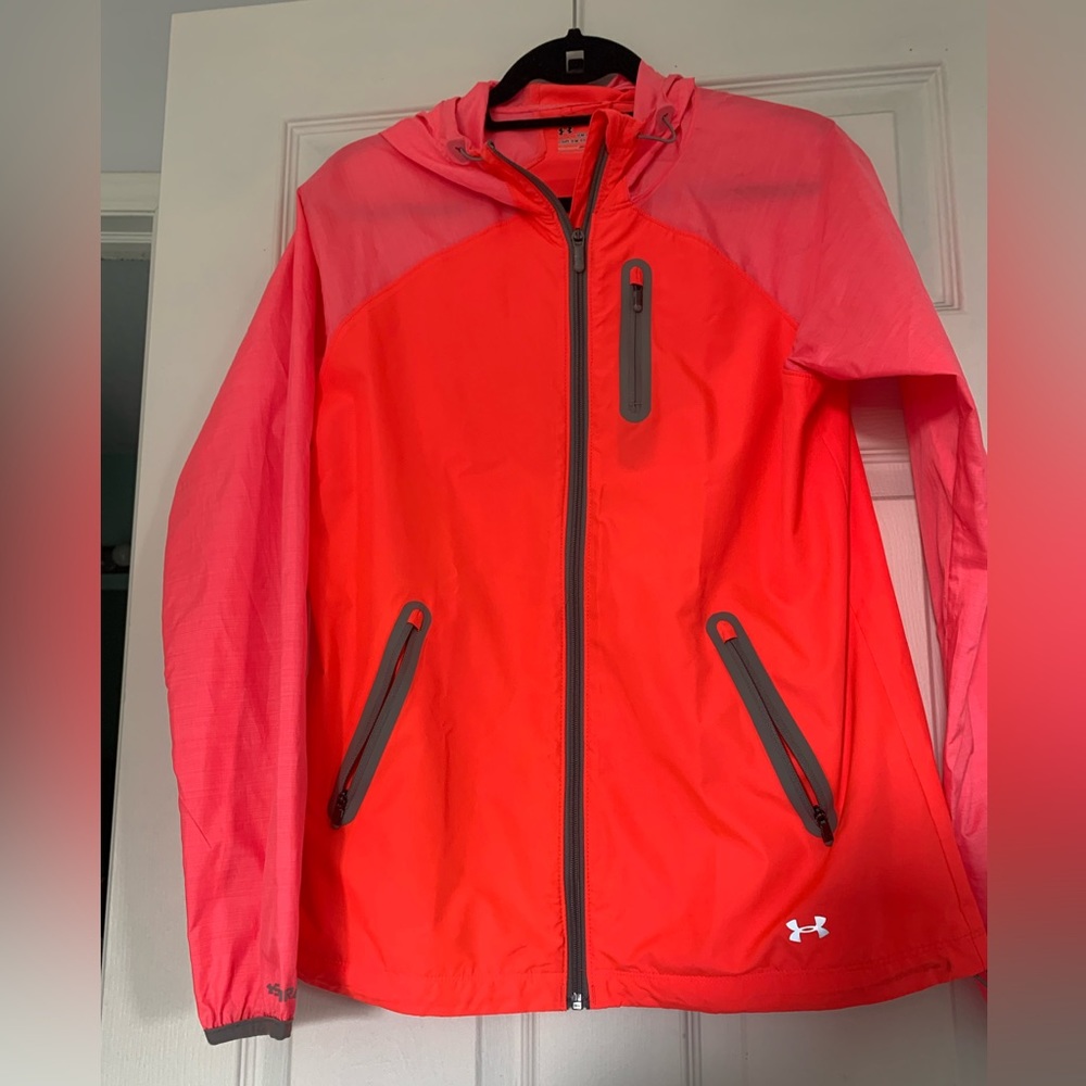 Women’s size medium Under Armour windbreaker jacket